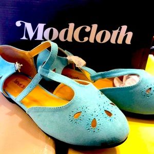 Modcloth Retro Flats